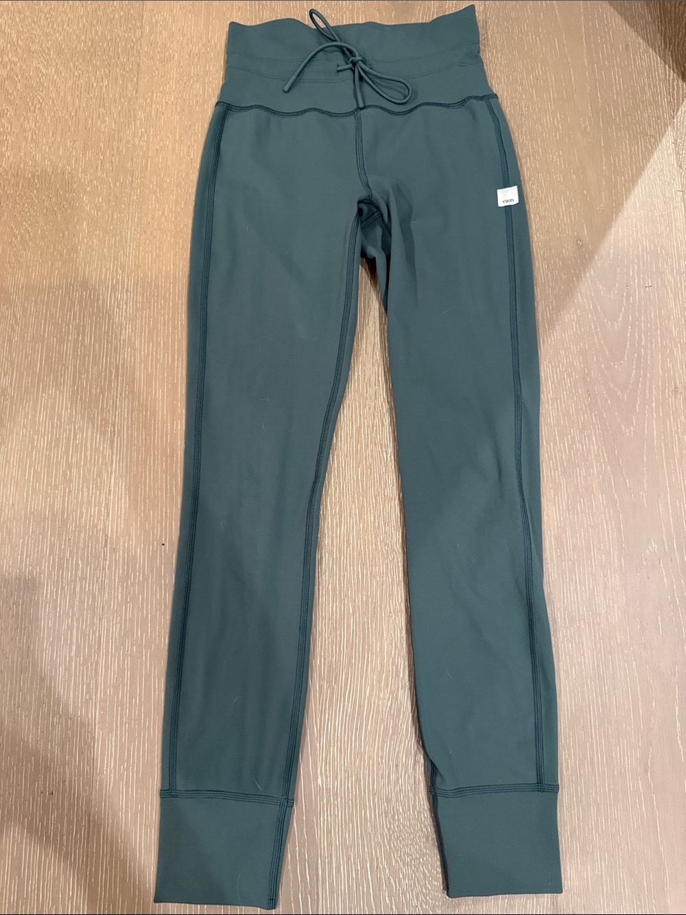 Vuori High-Waist Leggings in Deep Green